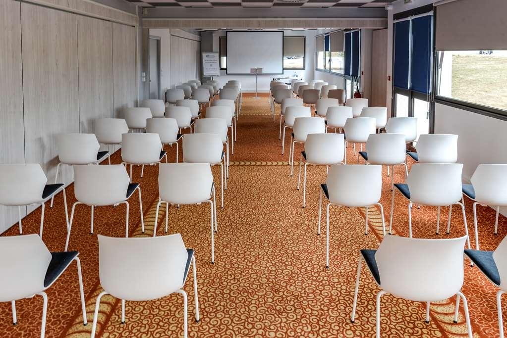 Brit Hotel Rennes Cesson Удобства фото