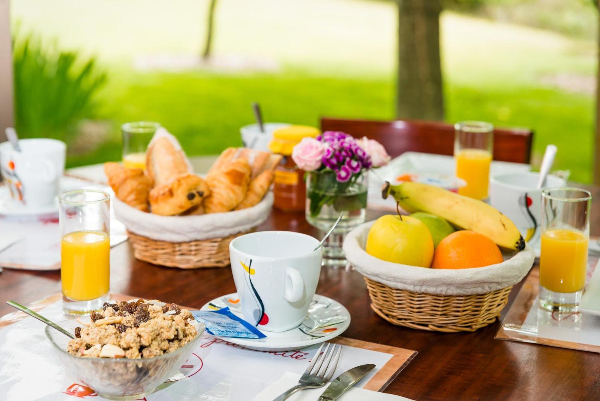 Brit Hotel Rennes Cesson Экстерьер фото